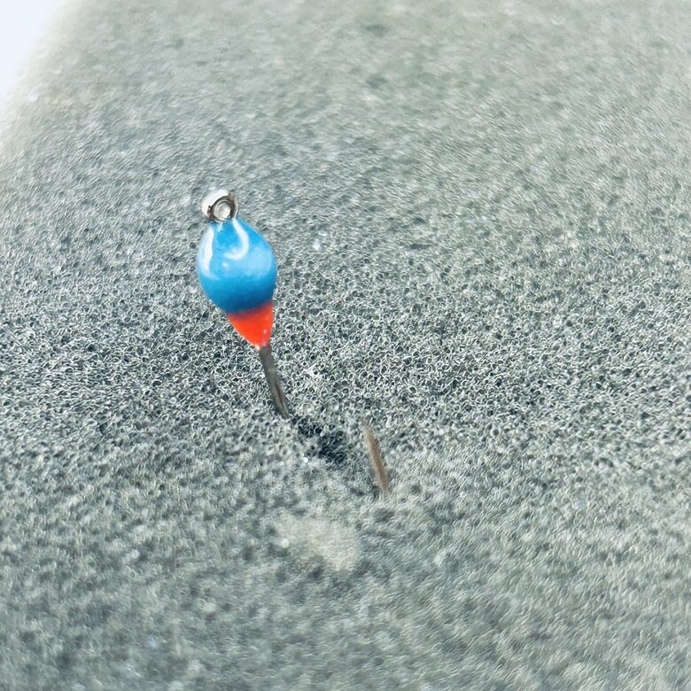 Plastmasas mormiška ar cilpiņu